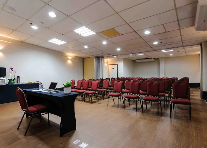 Vitoria Praia Hotel